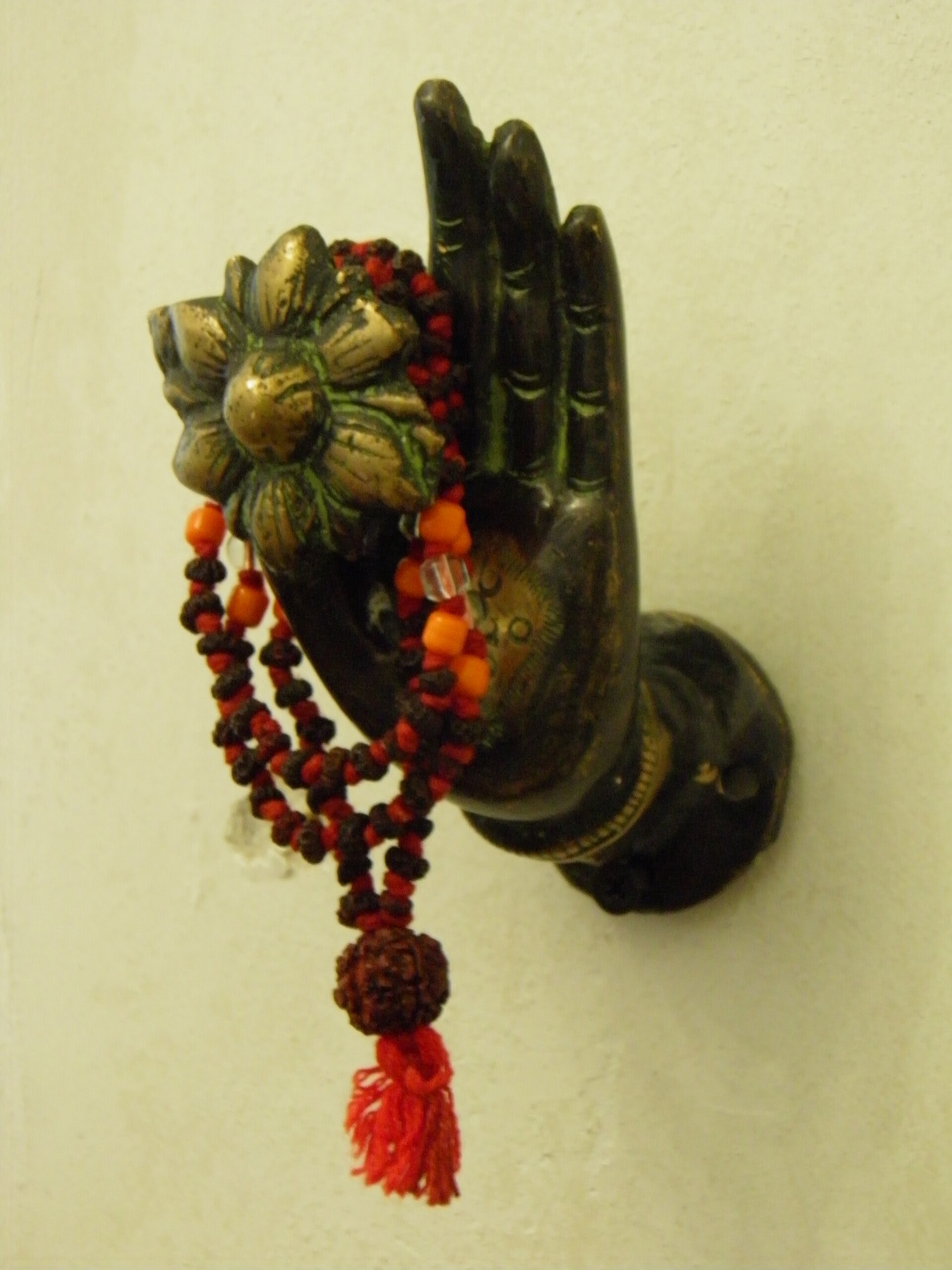 Reiki vs Ad Unum Energy Healing: How Does It Work?
